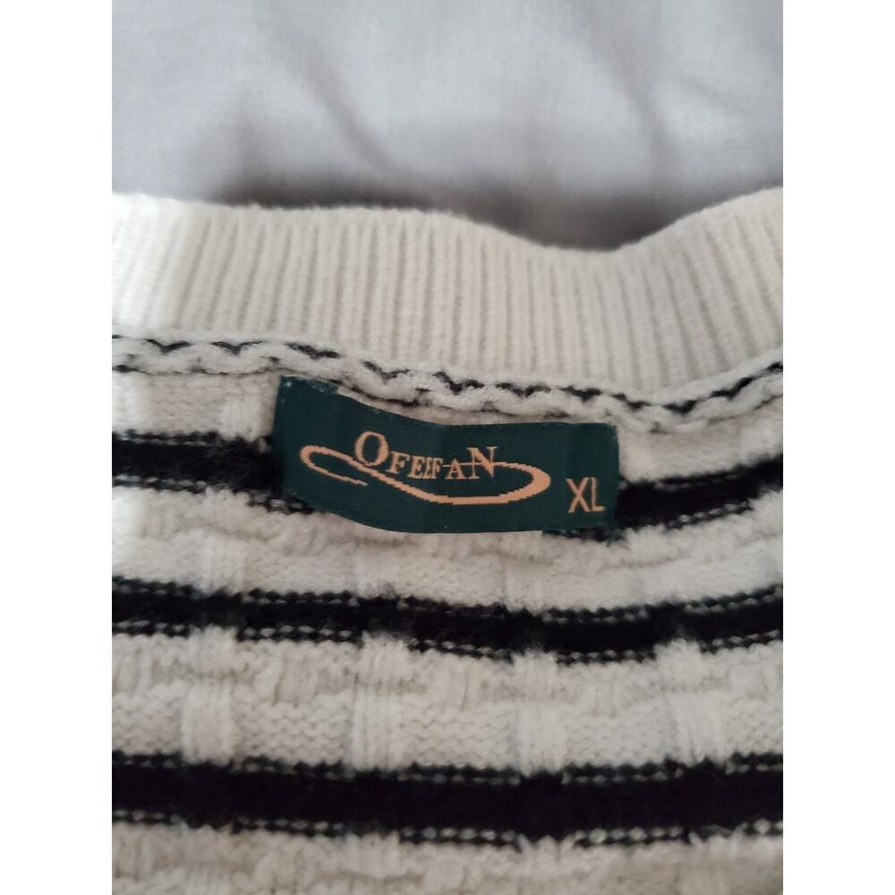 Women’s Ivory Button-Front Cardigan Sweater – Textured Grid Pattern – Size XL - Picture 3 of 9